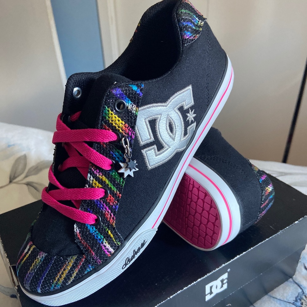 Never worn DC Chelsea Charm skate shoe